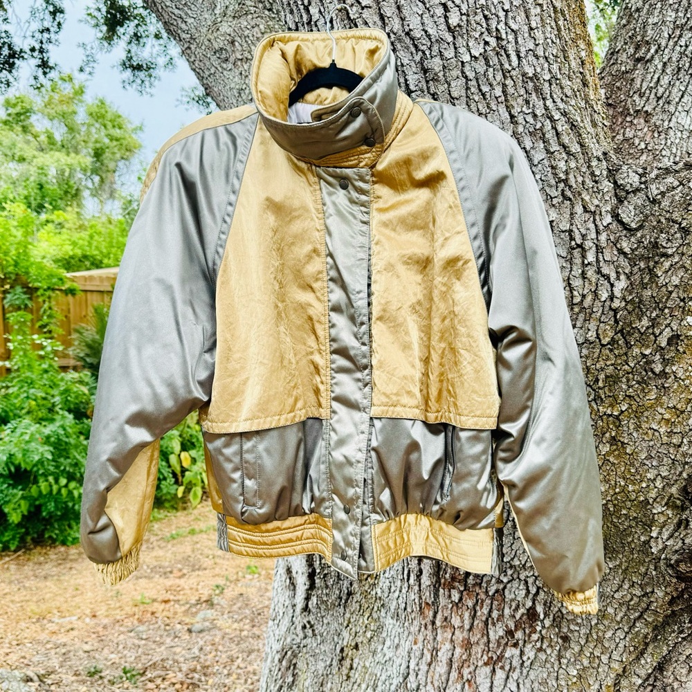 RARE Vintage Skea-Gold and Silver Chic cozy bomber ski  jacket.Size 8